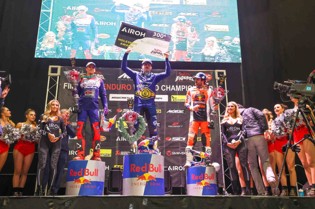 Billy BOLT finishes the job