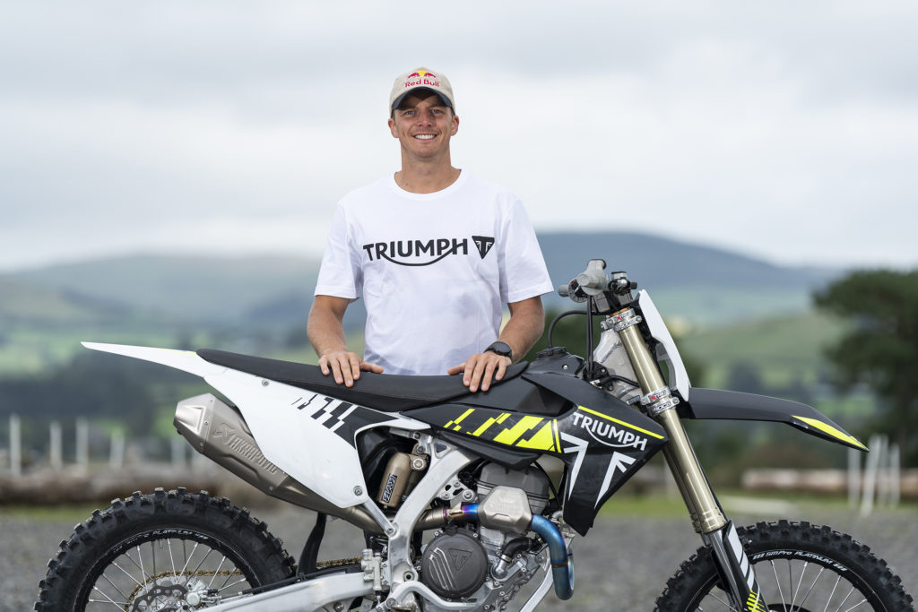Walker signs with Triumph!