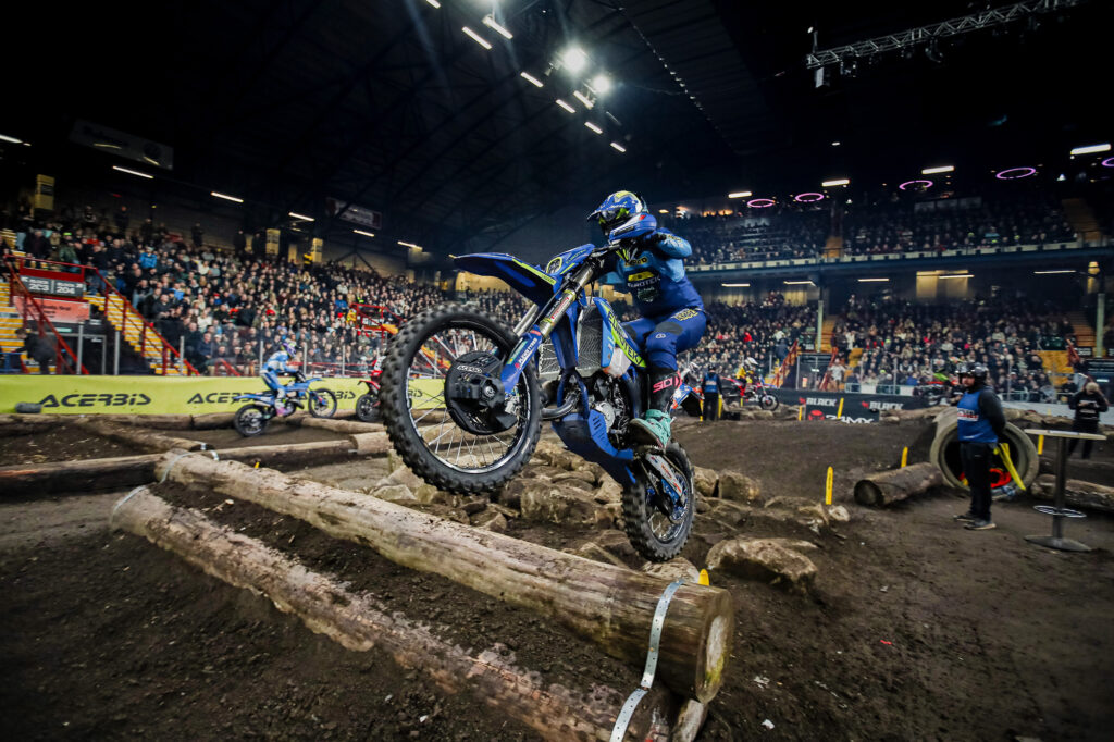 Acerbis Best Lap in review